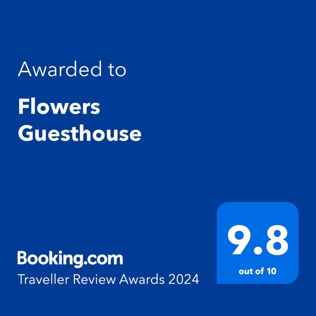 Flowers Guesthouse Tirana Extérieur photo